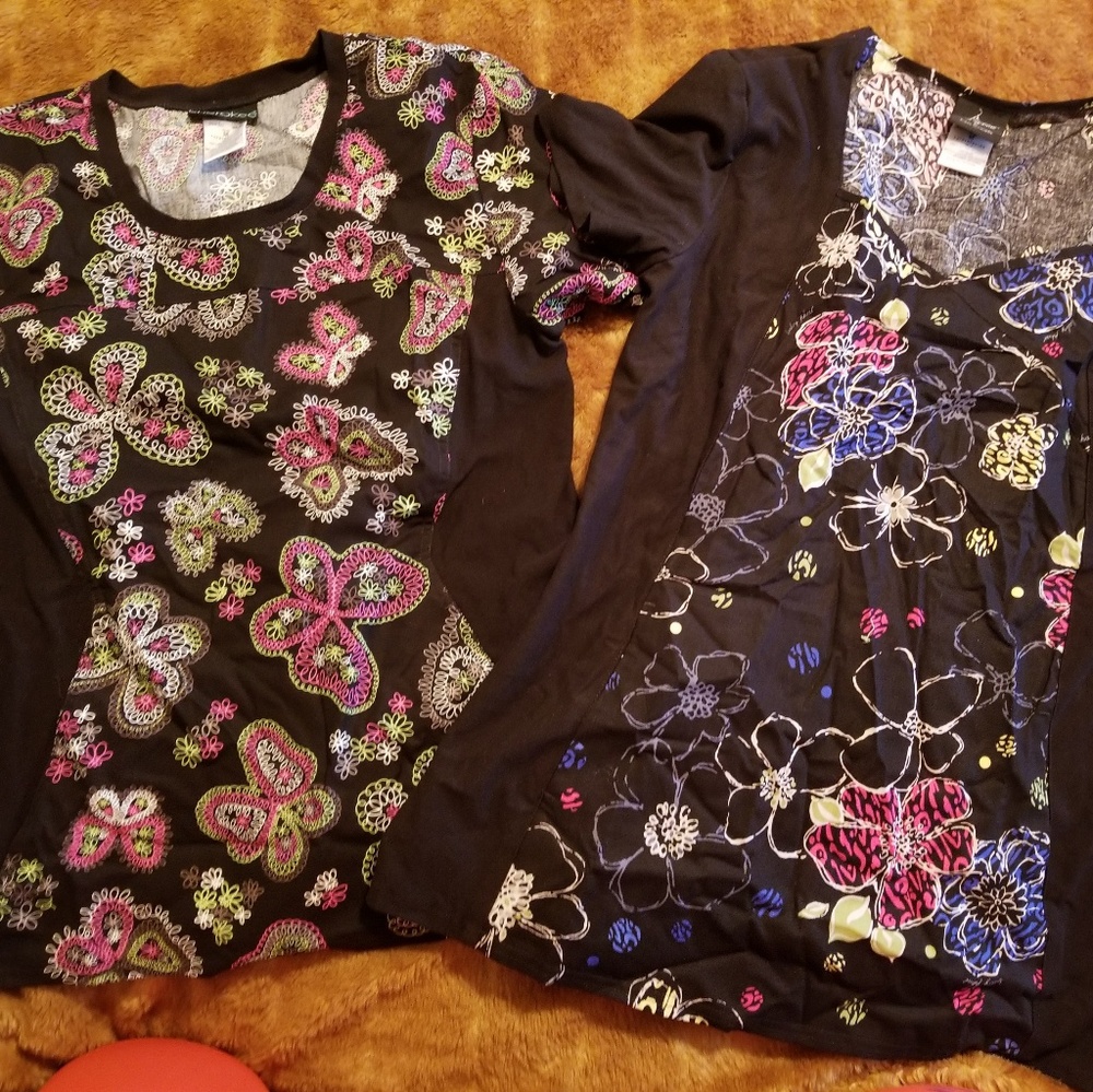 Scrub tops medium